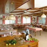 Hotel Haus Karnia Appartements&zimmer