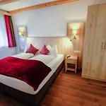 Hotel Haus Karnia Appartements&zimmer 3*