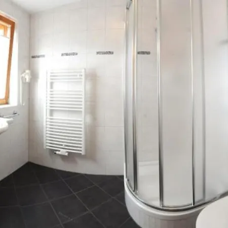 Haus Karnia & 3* Hermagor-Pressegger See