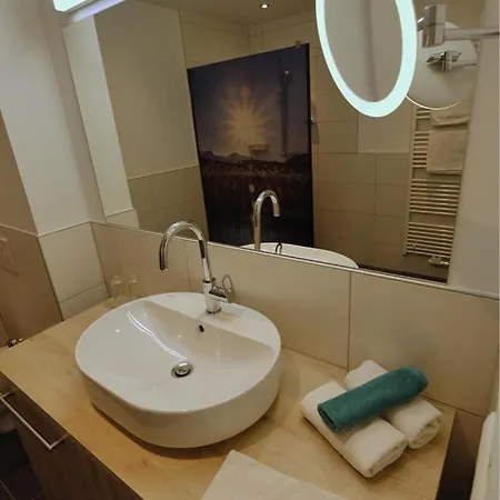 Haus Karnia & 3*