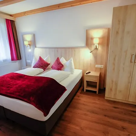 Otel Haus Karnia & 3*