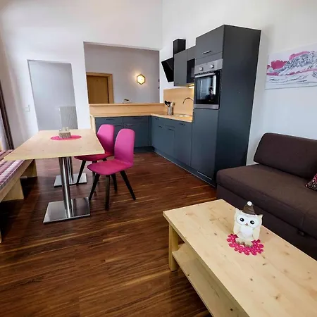 Отель Haus Karnia & 3*