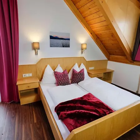 Haus Karnia Appartements & Zimmer 3* Hermagor-Pressegger See