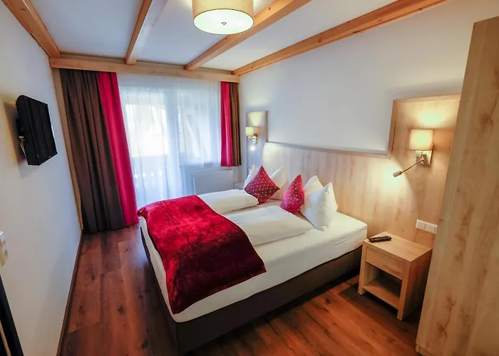 Отель Haus Karnia & 3*