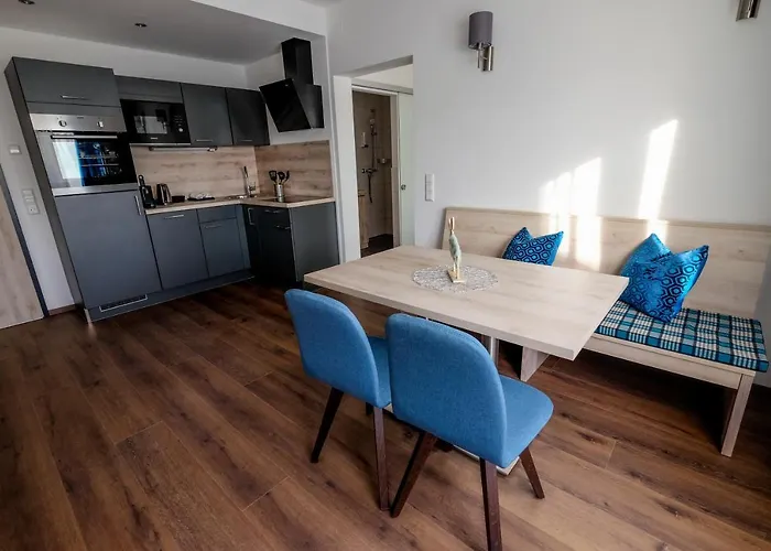 Haus Karnia & Ξενοδοχείο Hermagor-Pressegger See