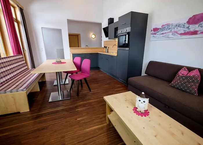 Отель Haus Karnia & 3*